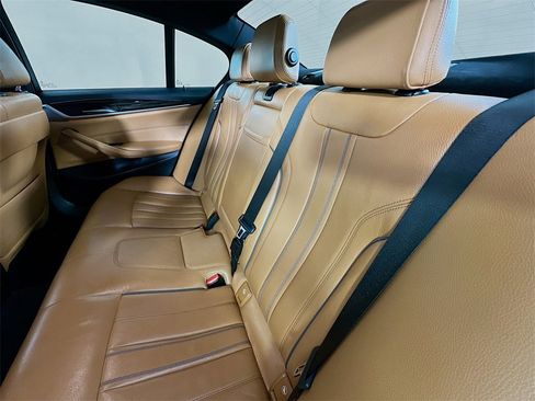 Used 2019 BMW 530i xDrive image 4