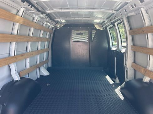 Used 2025 GMC Savana 2500 w/ Driver Convenience Package RWD image 9