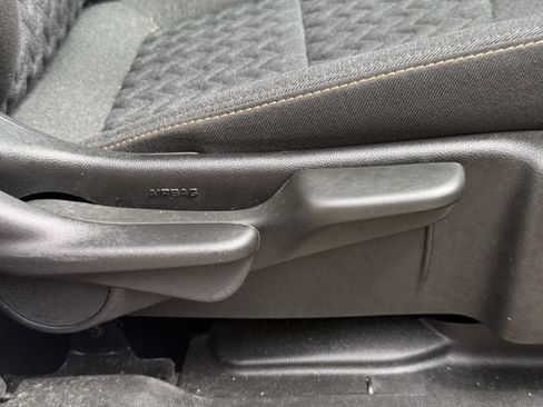 Used 2024 Chevrolet Equinox LT FWD image 29
