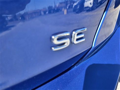 Used 2024 Volkswagen Jetta SE w/ Panoramic Sunroof Package image 12