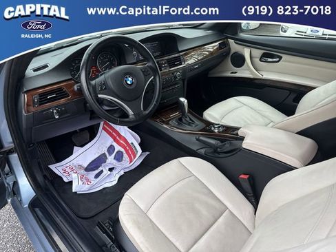 Used 2013 BMW 328i Convertible image 17