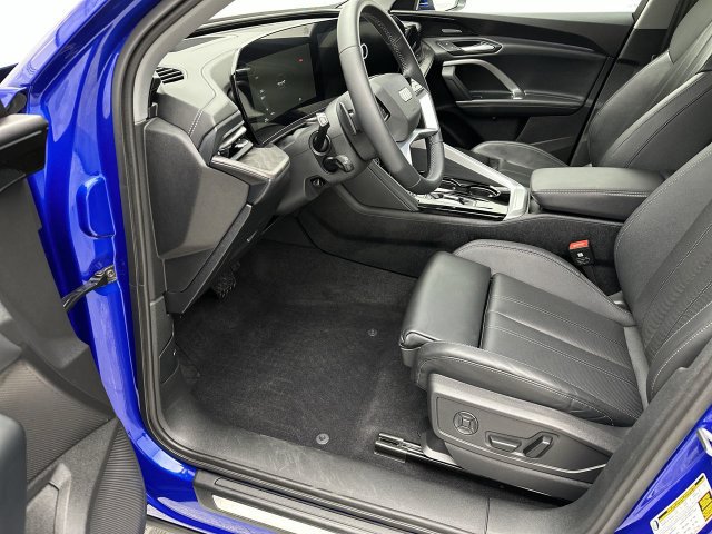 Used 2025 Audi Q5 Premium Plus AWD/4WD image 11