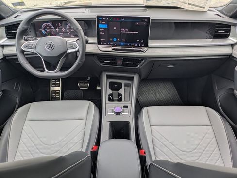 New 2026 Volkswagen Tiguan SE R-Line AWD/4WD image 14