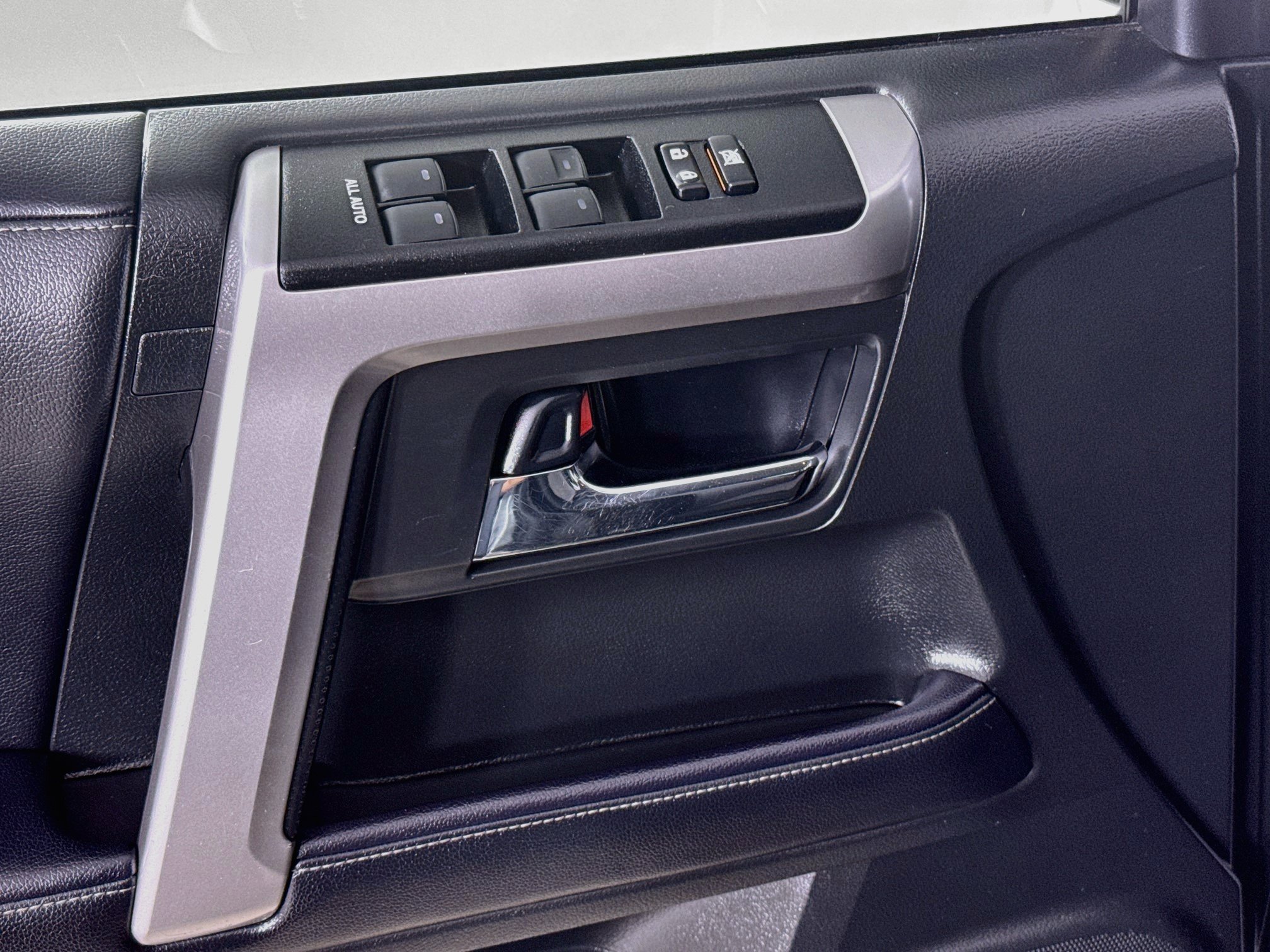 Certified 2022 Toyota 4Runner SR5 AWD/4WD image 19