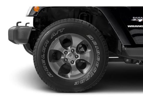 Used 2017 Jeep Wrangler Sahara AWD/4WD image 14