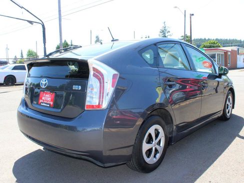 Used 2014 Toyota Prius Three w/ Solar Roof Package FWD image 6