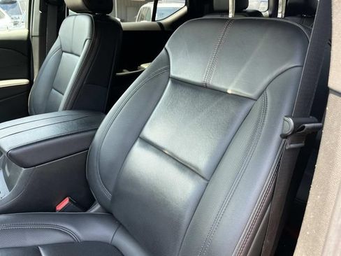 Used 2023 Chevrolet Traverse RS w/ LPO, Floor Liner Package FWD image 30