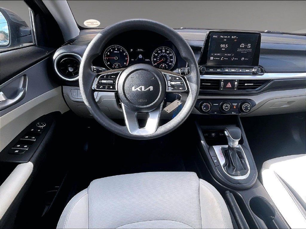 Used 2023 Kia Forte LXS w/ LXS Technology Package FWD image 15