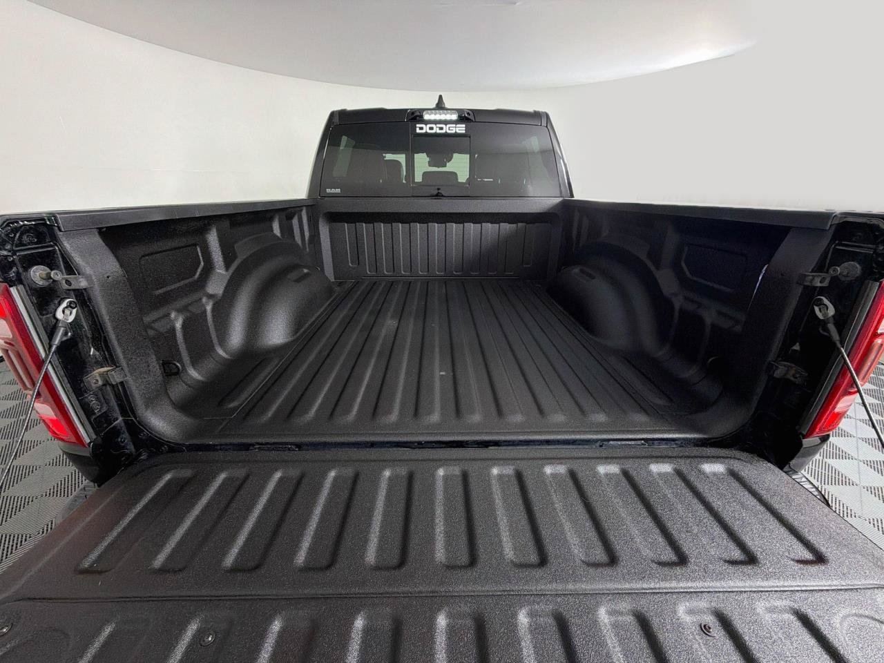Used 2022 RAM 1500 Limited AWD/4WD image 47