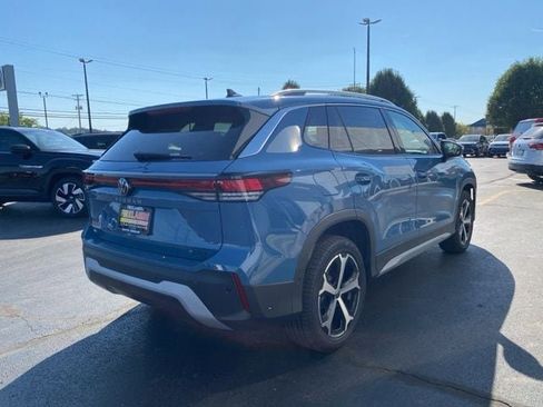 New 2025 Volkswagen Tiguan SE w/ Panoramic Sunroof Package image 9