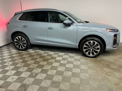 New 2026 Audi Q3 quattro 2.0T AWD/4WD image 3