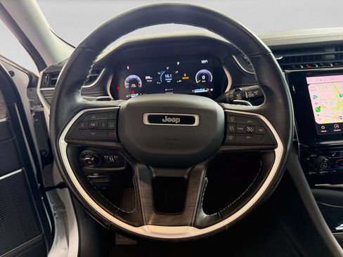 Used 2022 Jeep Grand Cherokee L Limited AWD/4WD image 12