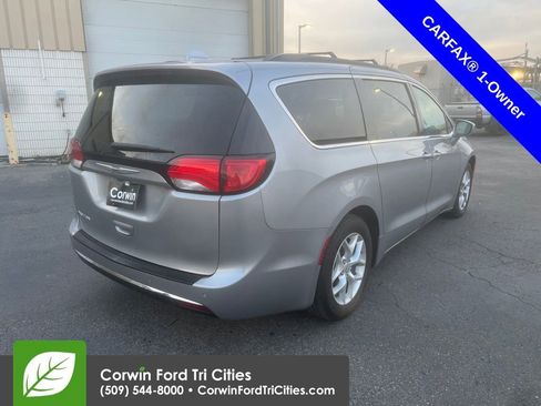 Used 2018 Chrysler Pacifica Touring Plus w/ Tire & Wheel Group image 9