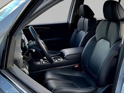 Certified 2025 Honda Pilot Touring image 15