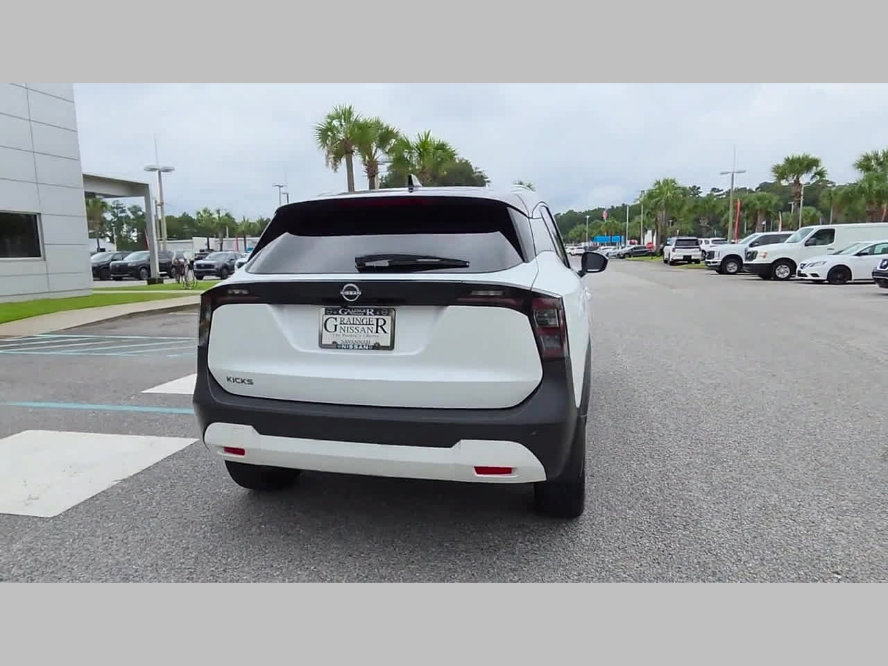 Used 2026 Nissan Kicks SV FWD image 34