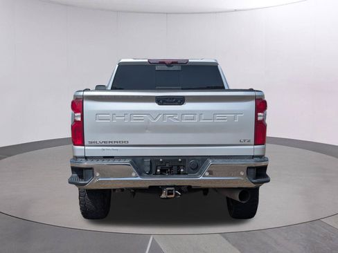 Used 2023 Chevrolet Silverado 3500 LTZ w/ LTZ Convenience Package RWD image 4