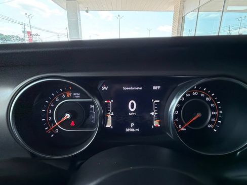 Used 2023 Jeep Gladiator Sport AWD/4WD image 26