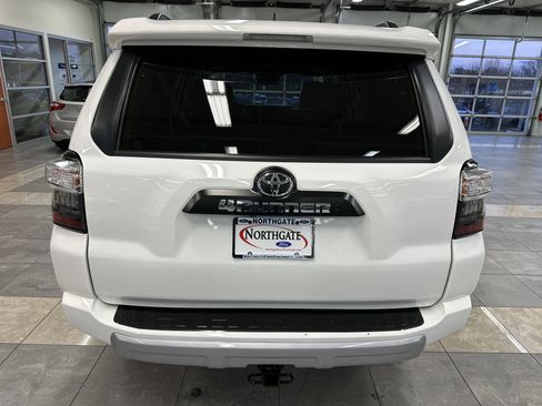 Used 2024 Toyota 4Runner TRD Off-Road Premium image 15