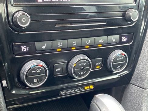 Used 2022 Volkswagen Passat 2.0T image 11