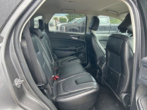Used 2022 Ford Edge Titanium image 38