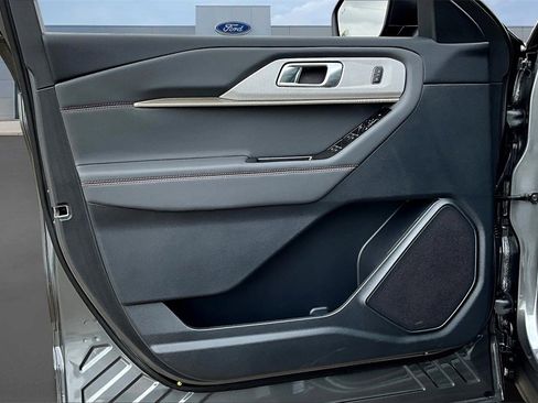 New 2025 Ford Explorer Active w/ Active Comfort Package image 25