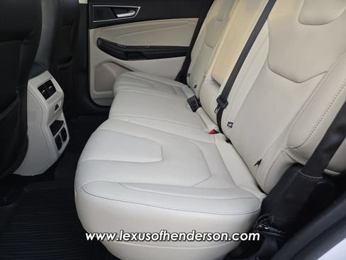 Used 2018 Ford Edge Titanium w/ Equipment Group 302A AWD/4WD image 12