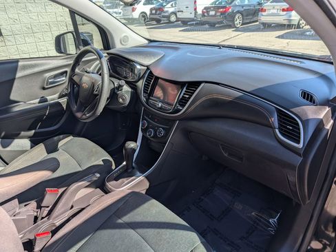 Used 2020 Chevrolet Trax LS image 13