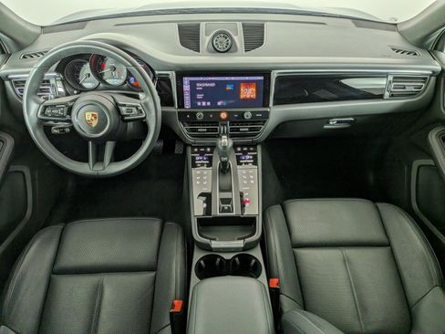 Certified 2025 Porsche Macan AWD/4WD image 22