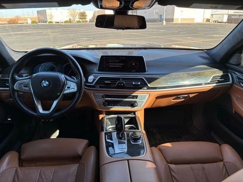 Used 2019 BMW 750i 750i w/ Executive Package image 13