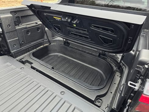 New 2025 Hyundai Santa Cruz SE image 11