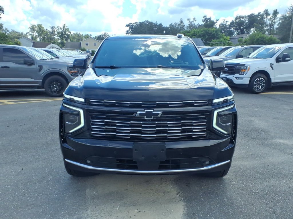 Used 2026 Chevrolet Suburban High Country AWD/4WD image 2