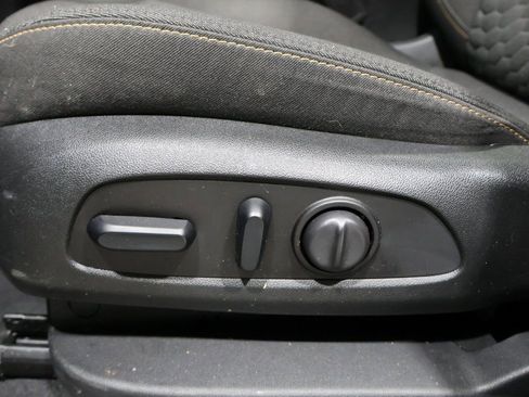 Used 2020 Chevrolet Equinox LT image 14