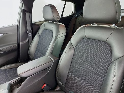 Used 2025 Buick Envista Preferred FWD image 27