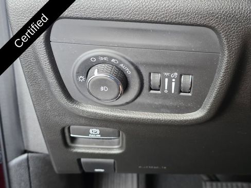 Used 2025 Jeep Grand Cherokee Limited image 29