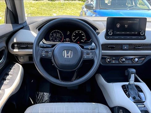 Used 2023 Honda HR-V LX image 6
