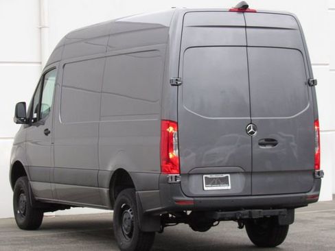 Used 2022 Mercedes-Benz Sprinter 144 Cargo image 5