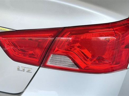Used 2016 Chevrolet Impala LTZ FWD image 12