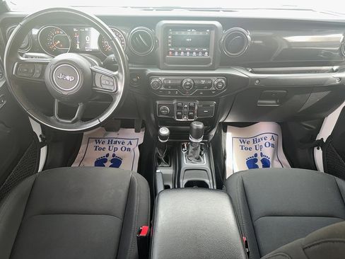 Used 2022 Jeep Gladiator Sport image 12