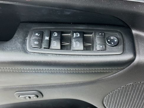 Used 2018 Jeep Grand Cherokee Limited AWD/4WD image 18