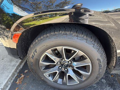 Used 2021 Chevrolet Tahoe Z71 w/ Z71 Off-Road Package image 14