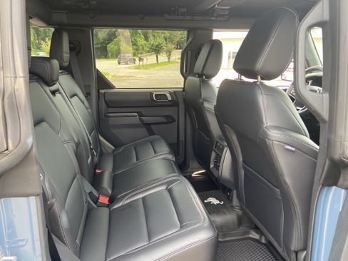Used 2025 Ford Bronco Outer Banks AWD/4WD image 17