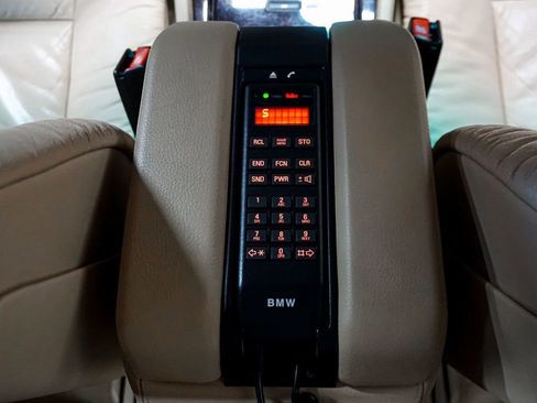 Used 1999 BMW 740iL image 26