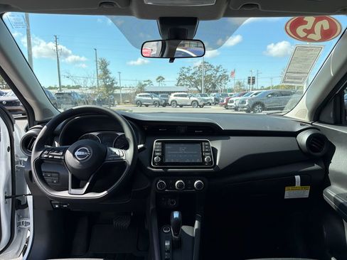 Certified 2025 Nissan Kicks Play S image 22