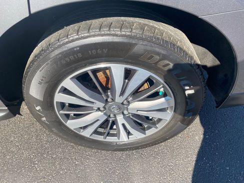Used 2018 Nissan Pathfinder SL image 28