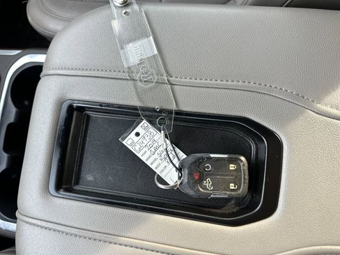 Used 2019 GMC Sierra 1500 SLT w/ SLT Premium Plus Package image 31