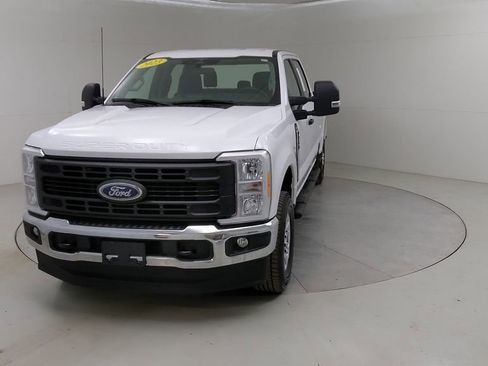 Certified 2023 Ford F250 XL w/ XL Chrome Package image 8