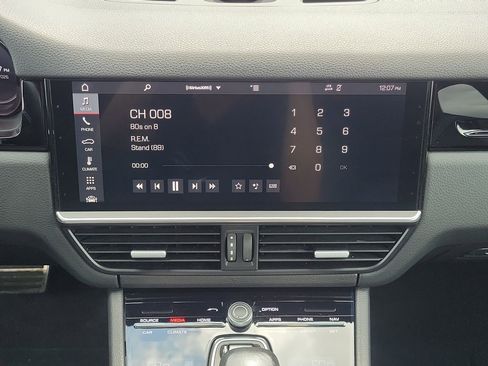 Used 2019 Porsche Cayenne S image 19