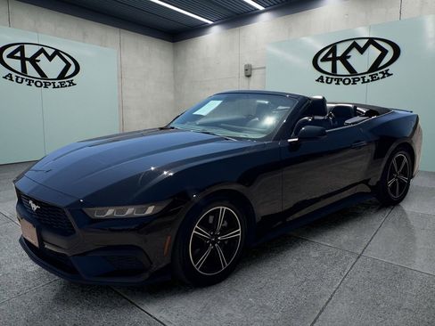 Used 2025 Ford Mustang Premium RWD image 13