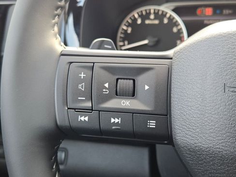 New 2026 Nissan Pathfinder SV image 28