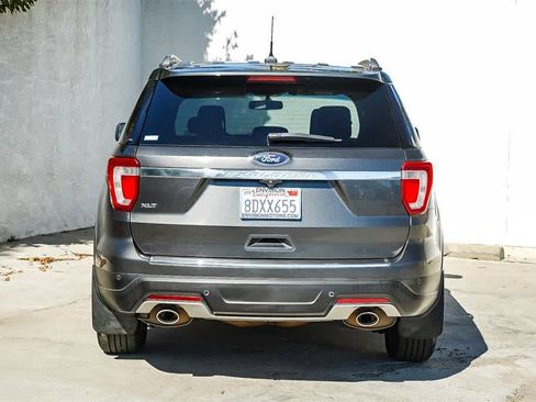Used 2018 Ford Explorer XLT w/ Equipment Group 202A image 5